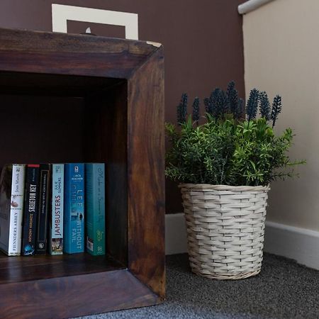 Cosy Anfield Guesthouse - Free Parking Liverpool Extérieur photo