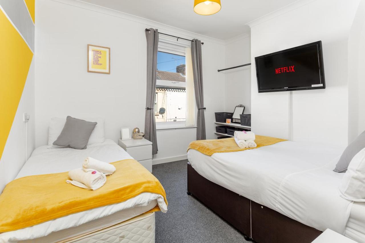 Cosy Anfield Guesthouse - Free Parking Liverpool Extérieur photo