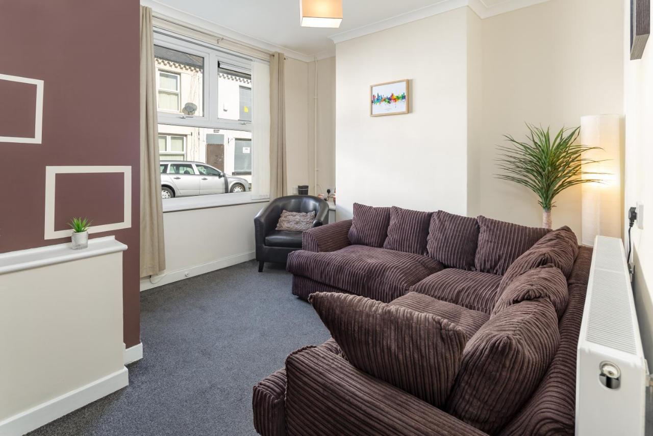 Cosy Anfield Guesthouse - Free Parking Liverpool Extérieur photo