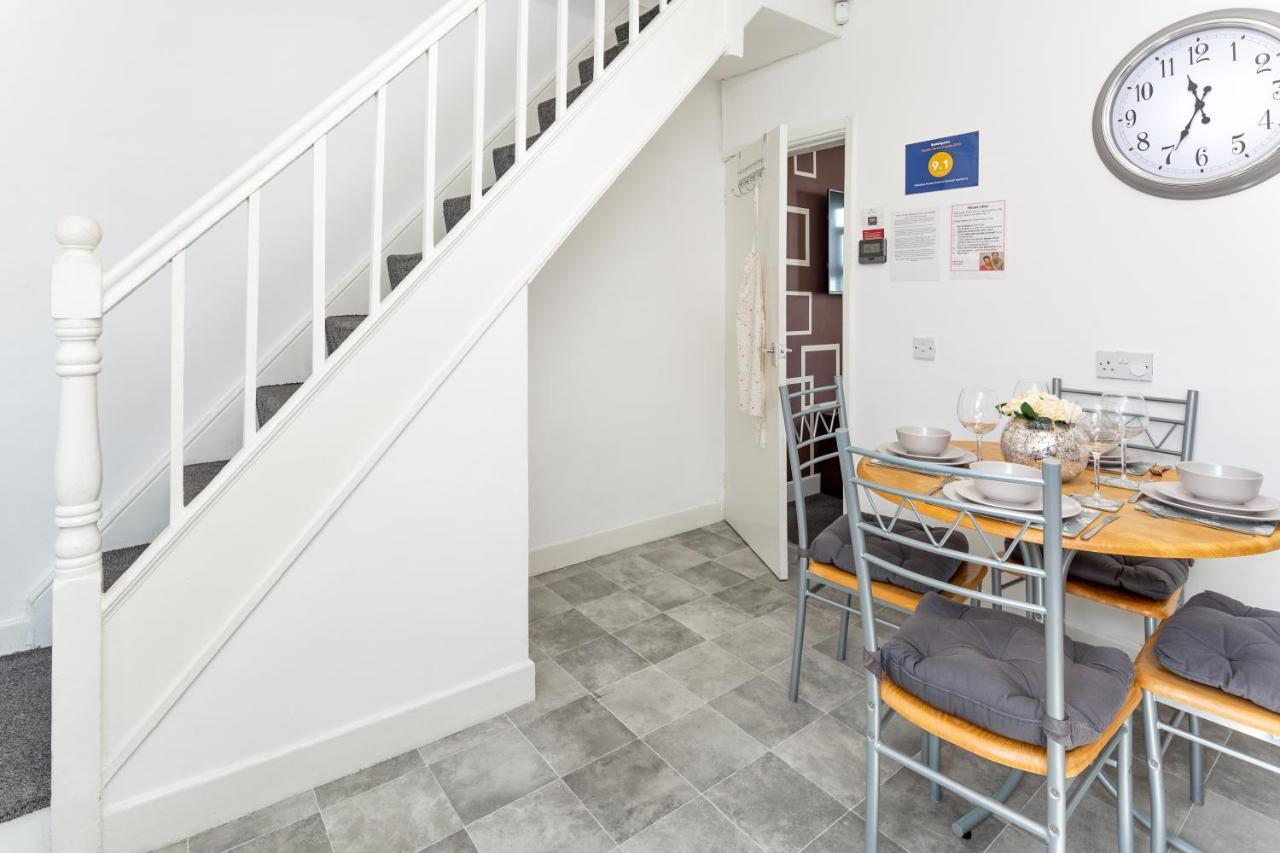 Cosy Anfield Guesthouse - Free Parking Liverpool Extérieur photo