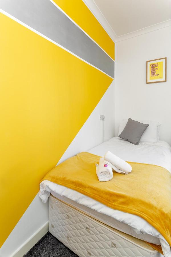 Cosy Anfield Guesthouse - Free Parking Liverpool Extérieur photo